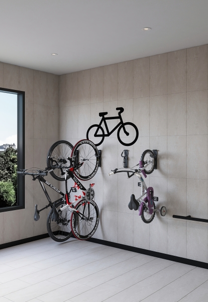 Кронштейны на стенах для хранения велосипедов в вертикальном положении